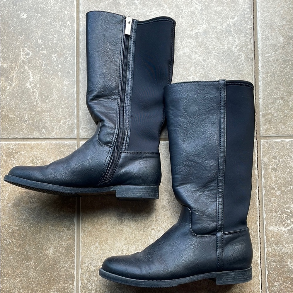 Sleek Kenneth Cole Black Leather Boots